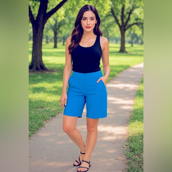 ST .JOHN size 6 Shorts Cotton Pockets  Blue Made in USA - Picture 1 of 11